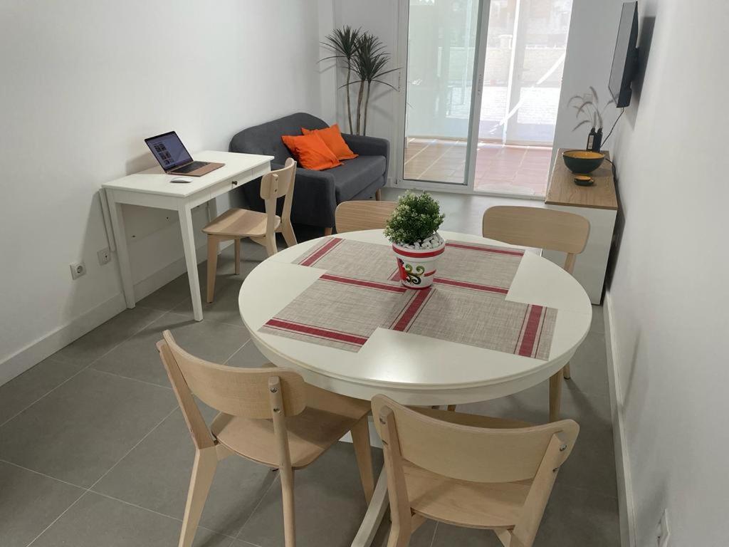 Encantador Piso Con Terraza Y Piscina Apartment Benalmadena Ngoại thất bức ảnh