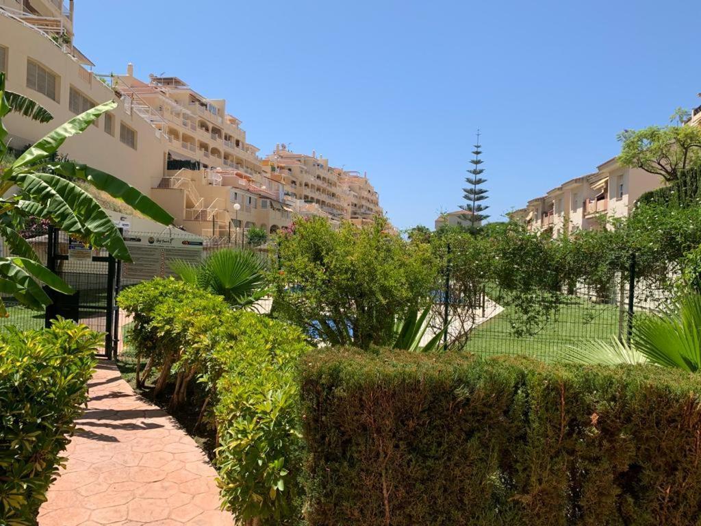 Encantador Piso Con Terraza Y Piscina Apartment Benalmadena Ngoại thất bức ảnh