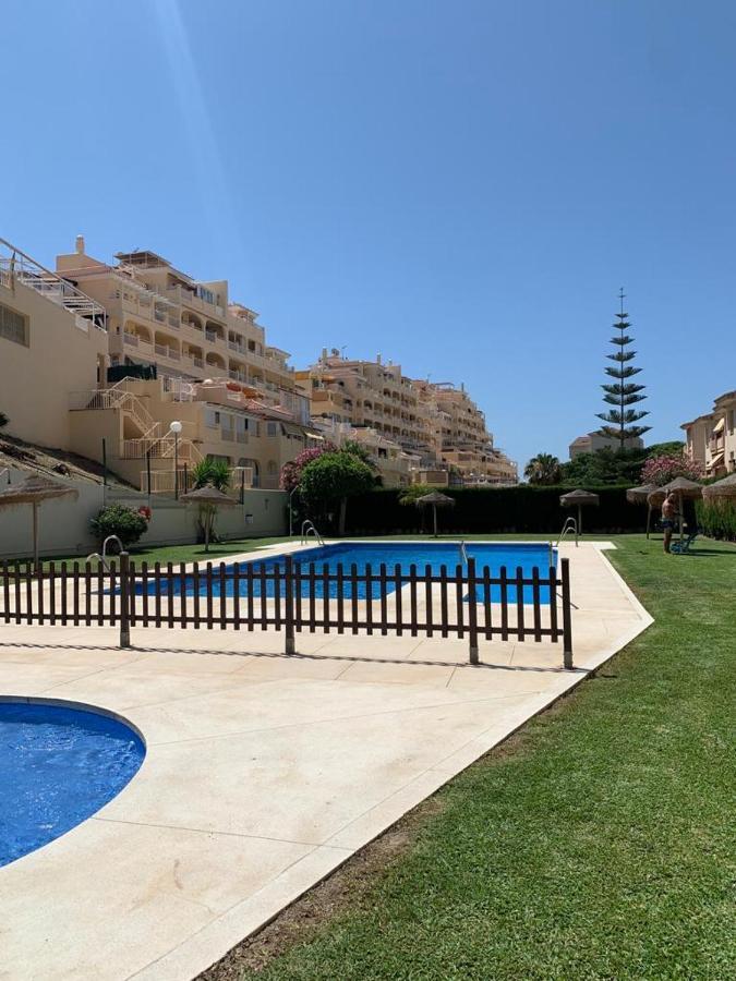 Encantador Piso Con Terraza Y Piscina Apartment Benalmadena Ngoại thất bức ảnh