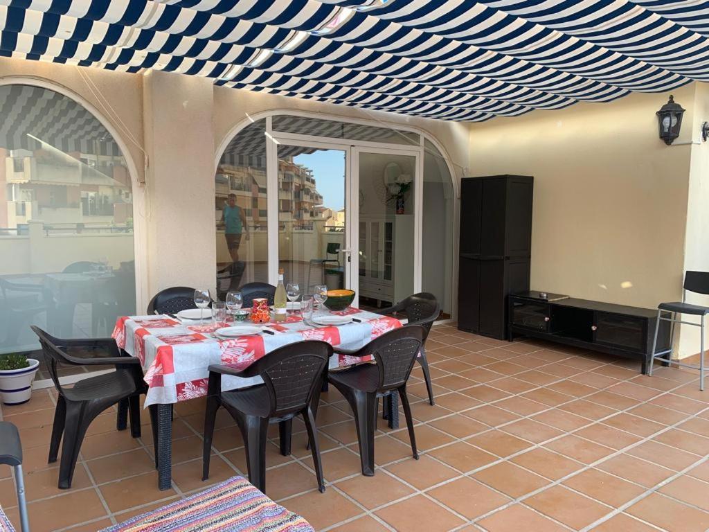 Encantador Piso Con Terraza Y Piscina Apartment Benalmadena Ngoại thất bức ảnh